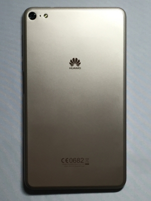 Huawei「MediaPad T2 7.0 Pro」裏面2