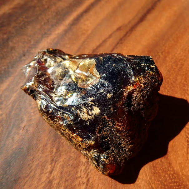ブルー・アンバー（琥珀） インドネシア・スマトラ産 虹入り 20g 原石 - 天然石・パワーストーンのルース、クリスタル、原石、鉱物