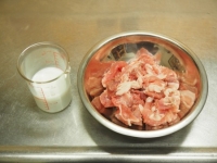 柔らか豚肉のにんにく味噌鍋01