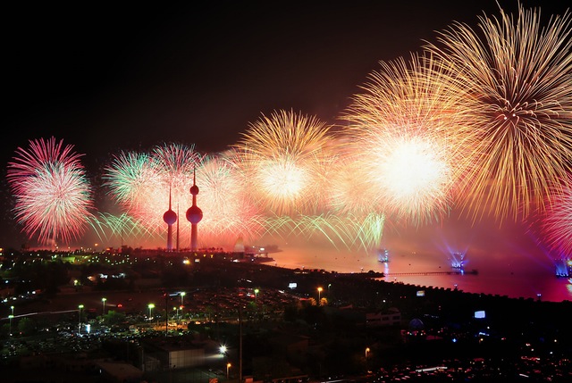 city-night-explosion-firework.jpg