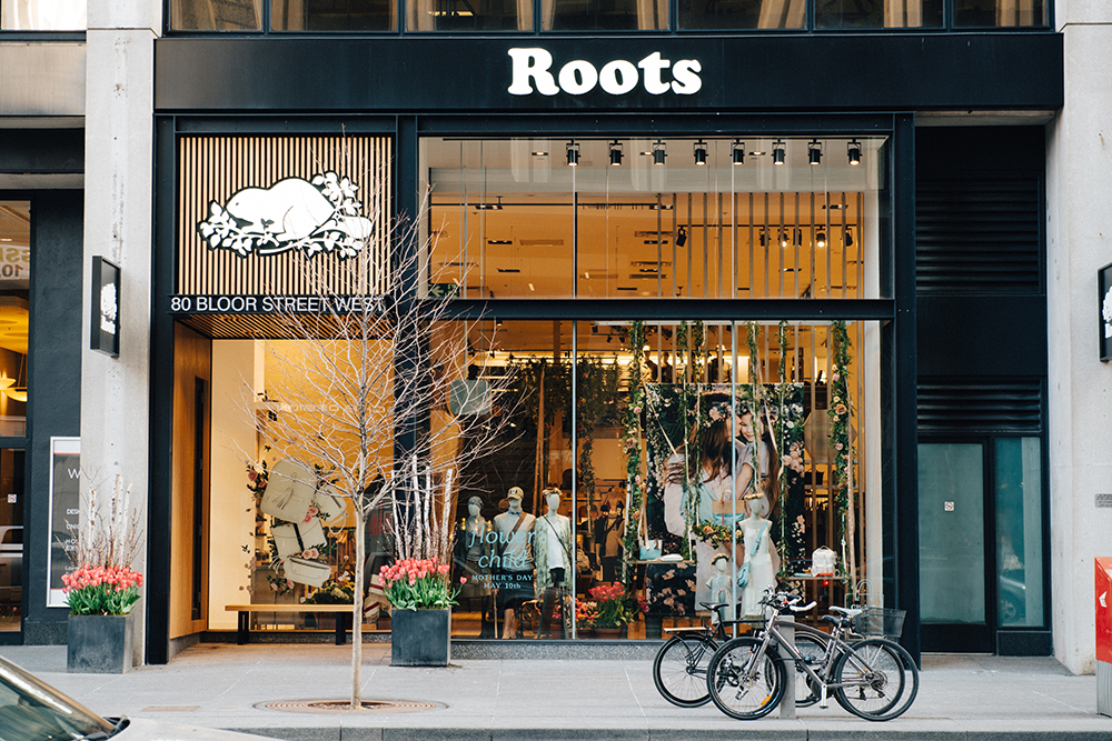 Roots_store_on_Bloor_St_in_Toronto.jpg