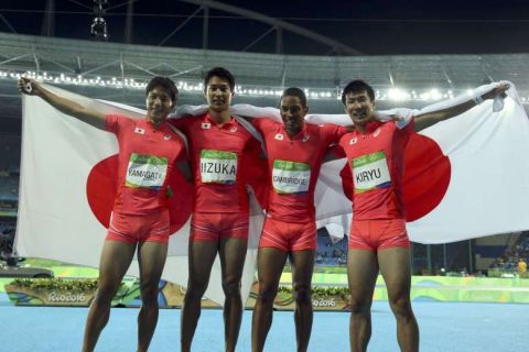 アメリカ人 男子400mリレーでは日本の銀メダルの方がジャマイカの